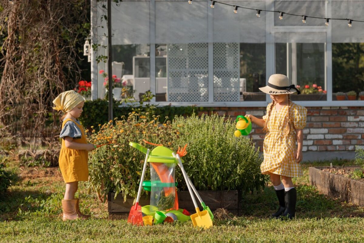 Outils essentiels pour petit jardinier (balcon et bacs)