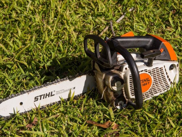 Stihl ou Husqvarna pour taille-haie : choix selon l’usage